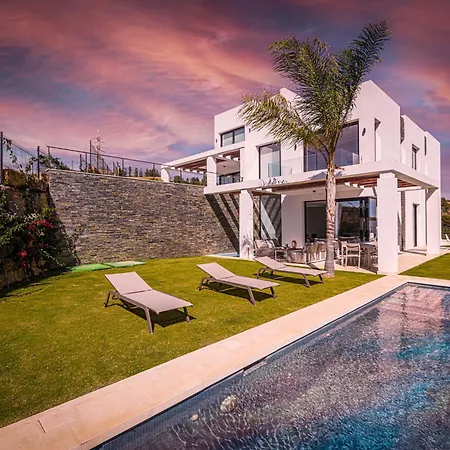 Modern Cabopino *