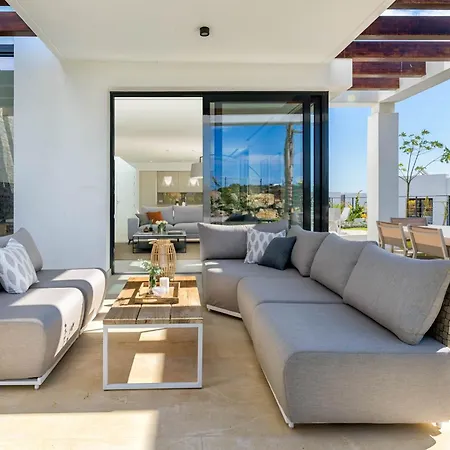 Modern Cabopino