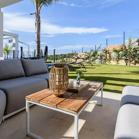 Modern Cabopino
